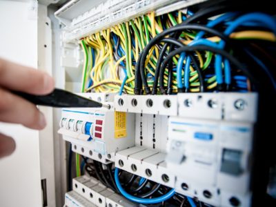 Segurança elétrica com aplicação de chaves fim de curso